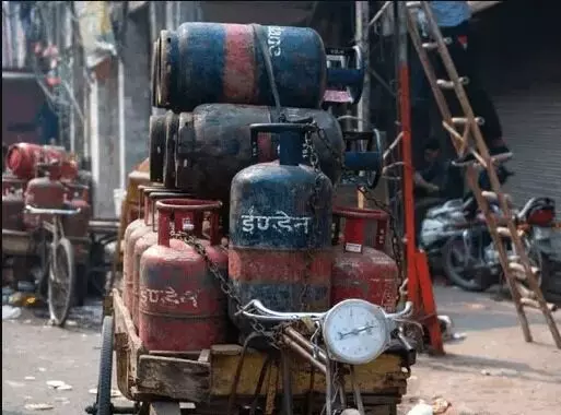 गैस सिलेंडर के दामों में 16 रुपए 50 पैसे तक की बढ़ोतरी