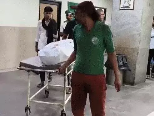 स्कूटी से जा रहे दुकानदार की मांझे से कटी गर्दन- खून बहने से मौत