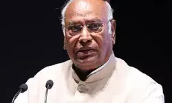 कांग्रेस अध्यक्ष की बिगड़ी तबीयत- कराया गया अस्पताल में भर्ती कांग्रेस अध्यक्ष की बिगड़ी तबीयत- कराया गया अस्पताल में भर्ती