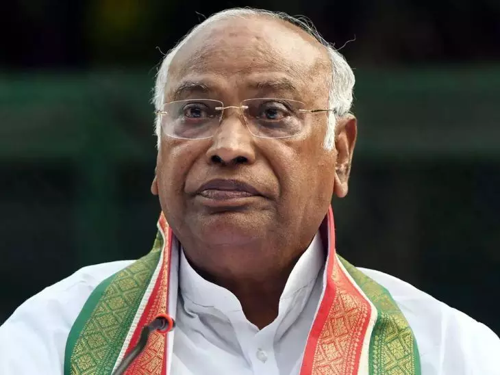 शास्त्री की रखी विकास की नींव हमारी समृद्धि का आधार- खरगे