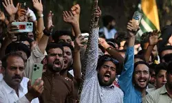 हिंसक हुआ आंदोलन- सुरक्षा बलों ने दागी गोलियां-12 नागरिकों की मौत हिंसक हुआ आंदोलन- सुरक्षा बलों ने दागी गोलियां-12 नागरिकों की मौत