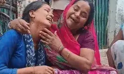 दुर्गा प्रतिमा दर्शन को निकले 6 दोस्तों को ट्रक ने कुचला- चार की मौत दुर्गा प्रतिमा दर्शन को निकले 6 दोस्तों को ट्रक ने कुचला- चार की मौत