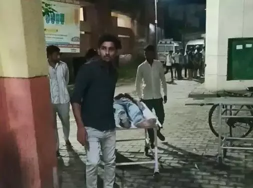आमने सामने की टक्कर में बाइक सवार दो चालक गंभीर- एक का कटा..