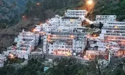 मौसम ने फिर लगाया वैष्णो देवी यात्रा पर ब्रेक-इतने दिनों के लिए स्थगित मौसम ने फिर लगाया वैष्णो देवी यात्रा पर ब्रेक-इतने दिनों के लिए स्थगित