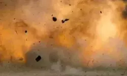 बम बनाते हुए ब्लास्ट में उड़े चीथड़े-मौके पर अफरातफरी-चीख.. बम बनाते हुए ब्लास्ट में उड़े चीथड़े-मौके पर अफरातफरी-चीख..