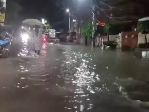 बारिश से तबाही- हुआ भूस्खलन- टूटा पुल- कई लोगों की मौत