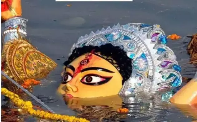 मूर्ति विसर्जन के दौरान हुआ घमासान- खूनी संघर्ष में दर्जनभर से अधिक..