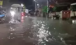 बारिश से तबाही- हुआ भूस्खलन- टूटा पुल- कई लोगों की मौत बारिश से तबाही- हुआ भूस्खलन- टूटा पुल- कई लोगों की मौत