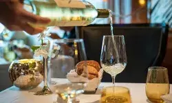 पियक्कड़ों ने कर दी बल्ले बल्ले- सरकार हो गई मालामाल- राजस्व में.. पियक्कड़ों ने कर दी बल्ले बल्ले- सरकार हो गई मालामाल- राजस्व में..