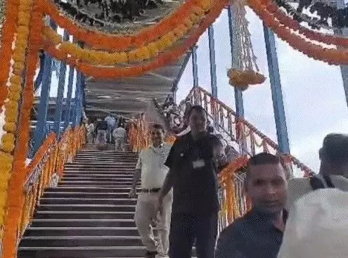 इलेक्शन के ऐलान से पहले चुनावी गिफ्ट-ट्रैक पर दौड़ी मेट्रो- किराया भी..