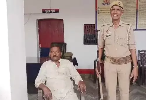 आपत्तिजनक धार्मिक नारे दीवारों पर लिखे- एक युवक हिरासत में लिया