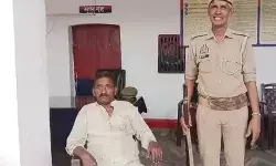 आपत्तिजनक धार्मिक नारे दीवारों पर लिखे- एक युवक हिरासत में लिया