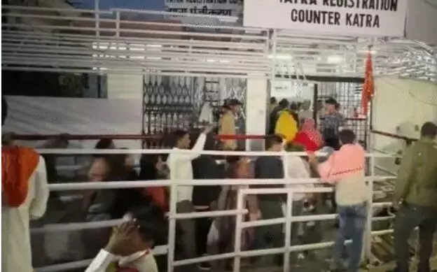 फिर शुरू हुई माता वैष्णो देवी यात्रा- खूब गूंज रहे जयकारे