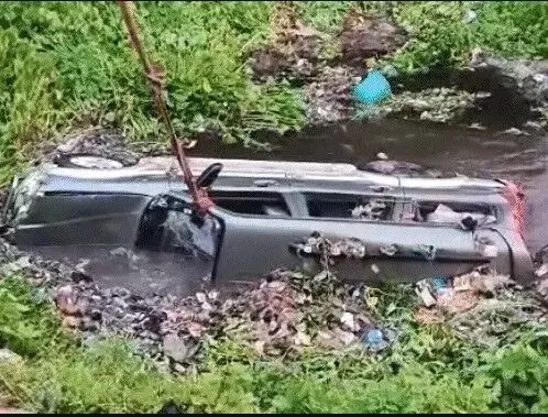 बेकाबू हुई स्कॉर्पियो कई गुलाटिया खाकर तालाब में गिरी- चार की मौत