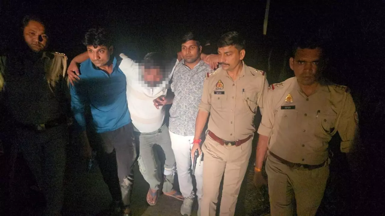 फरार चल रहे 10 हजार के इनामी के साथ हुई पुलिस की मुठभेड़ फिर हुआ.. फरार चल रहे 10 हजार के इनामी के साथ हुई पुलिस की मुठभेड़ फिर हुआ..