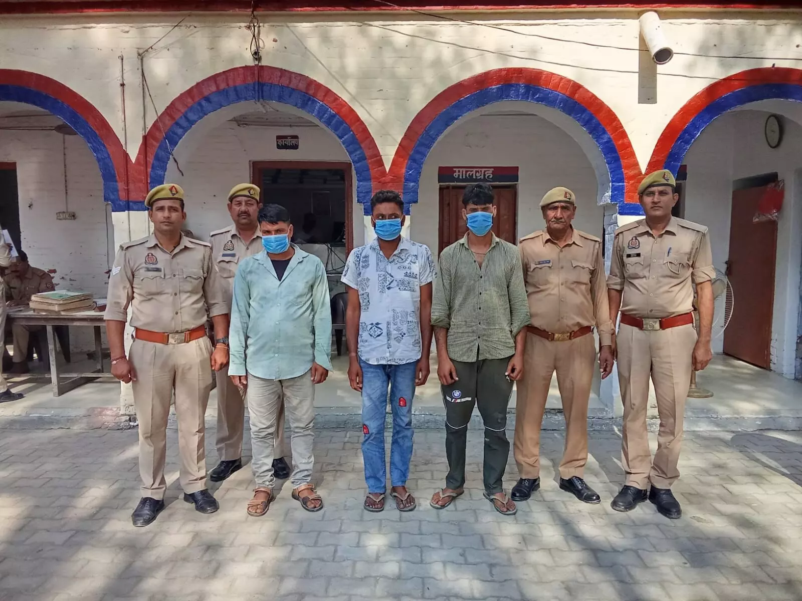 आरोपी चल रहे थे फरार- दो थानों की पुलिस ने 4 को भेजा जेल आरोपी चल रहे थे फरार- दो थानों की पुलिस ने 4 को भेजा जेल