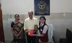 मिशन शक्ति- एम.जी. स्कूल की छात्रा मैत्री शर्मा ने संभाली DM की कुर्सी