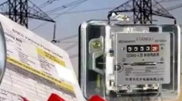 बिजली चोरों पर तगड़ी कार्रवाई - टीम ने 24 जगह पकड़ी चोरी काटे कनेक्शन बिजली चोरों पर तगड़ी कार्रवाई - टीम ने 24 जगह पकड़ी चोरी काटे कनेक्शन