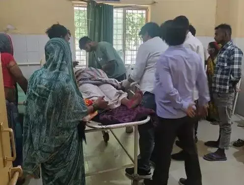 खाना बनाते समय गैस सिलेंडर में लीकेज- आग में झुलसी महिला हायर सेंटर.. खाना बनाते समय गैस सिलेंडर में लीकेज- आग में झुलसी महिला हायर सेंटर..