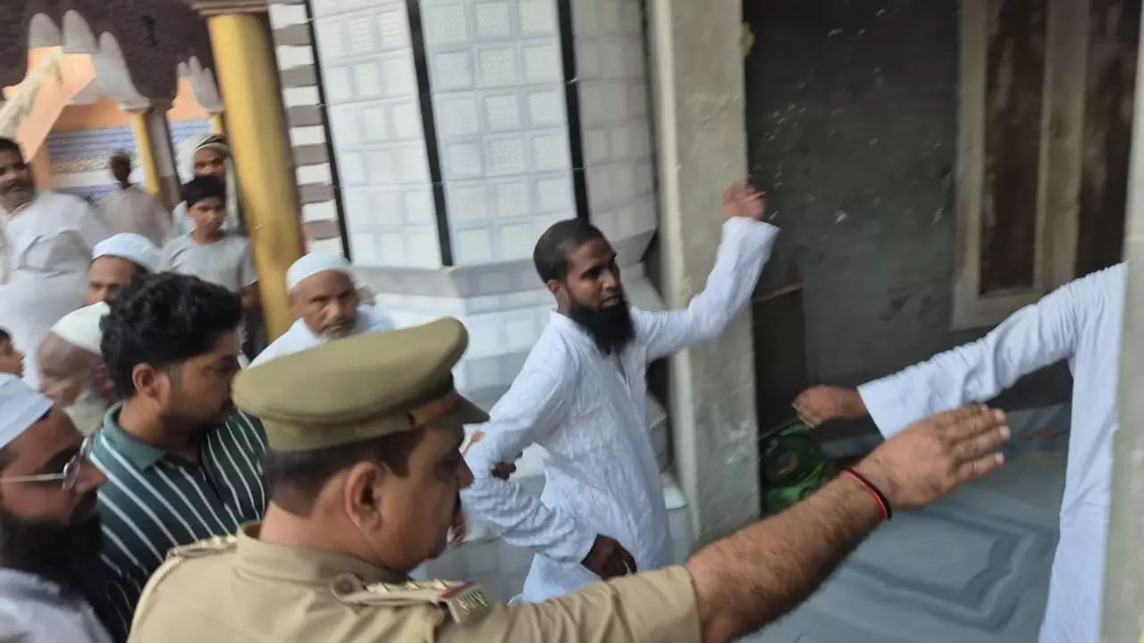 अफगानी विदेश मंत्री के स्वागत को गये मौलाना की पत्नी व बेटियों की हत्या अफगानी विदेश मंत्री के स्वागत को गये मौलाना की पत्नी व बेटियों की हत्या