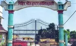 स्कूल में तमंचा लेकर पहुंच 11वीं का स्टूडेंट- सूचना पर पुलिस ने लिया.. स्कूल में तमंचा लेकर पहुंच 11वीं का स्टूडेंट- सूचना पर पुलिस ने लिया..