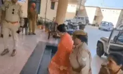 भाड़े पर कारोबारी बॉयफ्रेंड का मर्डर कराने वाली महामंडलेश्वर गिरफ्तार