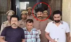 पुलिस की वर्दी में अफीम तस्कर- तीन साथियों के साथ ASI गिरफ्तार पुलिस की वर्दी में अफीम तस्कर- तीन साथियों के साथ ASI गिरफ्तार
