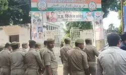 कांग्रेस का दफ्तर एकदम बना पुलिस छावनी- दोनों रास्तों पर ट्रिपल लेयर.. कांग्रेस का दफ्तर एकदम बना पुलिस छावनी- दोनों रास्तों पर ट्रिपल लेयर..