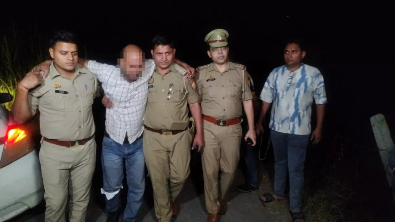 वाहन चोरों और पुलिस का हुआ आमना - सामना - मुठभेड़ के बाद दो गिरफ्तार