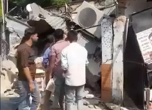 अधिवक्ताओं के चेंबर पर चला बुलडोजर- प्रशासनिक कार्रवाई से वकील..