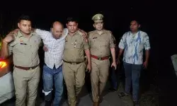 वाहन चोरों और पुलिस का हुआ आमना - सामना - मुठभेड़ के बाद दो गिरफ्तार