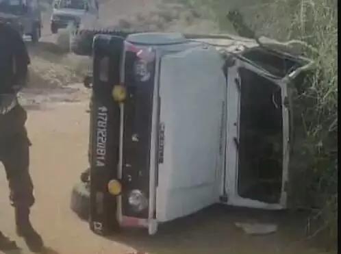 तीव्र मोड पर बेकाबू हुई आर्मी जिप्सी पलटी-मेजर की मौत- महिला अधिकारी..