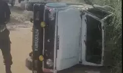 तीव्र मोड पर बेकाबू हुई आर्मी जिप्सी पलटी-मेजर की मौत- महिला अधिकारी.. तीव्र मोड पर बेकाबू हुई आर्मी जिप्सी पलटी-मेजर की मौत- महिला अधिकारी..