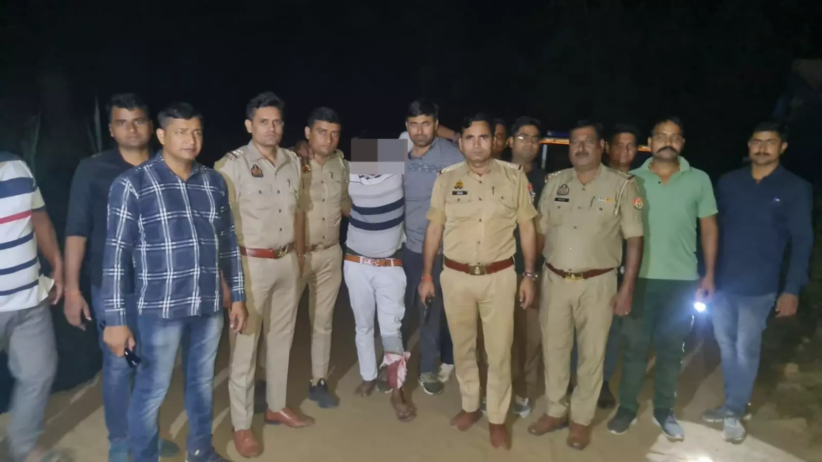 पुलिस ने हिस्ट्रीशीटर जावेद को मुठभेड़ के बाद किया गिरफ्तार पुलिस ने हिस्ट्रीशीटर जावेद को मुठभेड़ के बाद किया गिरफ्तार