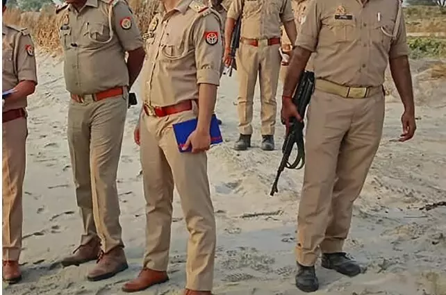 मुठभेड़ में पकड़ा गैंगस्टर दिन निकलते ही भागा- अब दूसरी टांग में भी.. मुठभेड़ में पकड़ा गैंगस्टर दिन निकलते ही भागा- अब दूसरी टांग में भी..