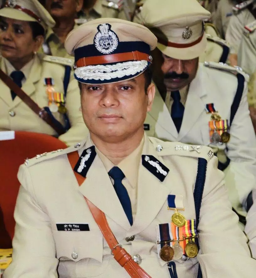 रातों रात छुट्टी पर भेजे गए DGP की अब ADGP रेंक के अफसर को मिली कमान रातों रात छुट्टी पर भेजे गए DGP की अब ADGP रेंक के अफसर को मिली कमान