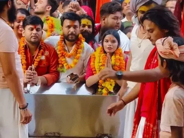 मिली महंत से आशीर्वाद की सजा- सपा ने राष्ट्रीय सचिव को पद से हटाया मिली महंत से आशीर्वाद की सजा- सपा ने राष्ट्रीय सचिव को पद से हटाया