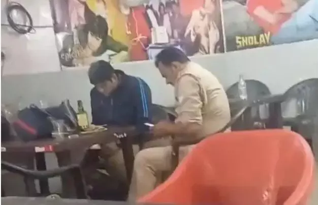 बियर शॉप में गटकी दारू-उधेडी बिरयानी-फिर काटा हंगामा- अब दोनों.... बियर शॉप में गटकी दारू-उधेडी बिरयानी-फिर काटा हंगामा- अब दोनों....