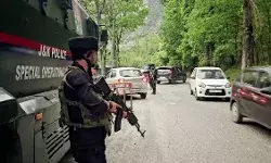 जम्मू कश्मीर में घुसपैठ नाकाम-12 घंटे चली मुठभेड़ मे दो आतंकी किये ढेर जम्मू कश्मीर में घुसपैठ नाकाम-12 घंटे चली मुठभेड़ मे दो आतंकी किये ढेर