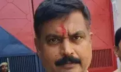 घपलेबाज पर कार्यवाही की गाज- जेल अधीक्षक किया सस्पेंड घपलेबाज पर कार्यवाही की गाज- जेल अधीक्षक किया सस्पेंड