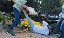 युवक को मिली पड़ोसन के होटल में मिलने की सजा- बॉयफ्रेंड तो.. युवक को मिली पड़ोसन के होटल में मिलने की सजा- बॉयफ्रेंड तो..