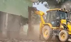 अब संभल में 30 साल पुरानी मस्जिद पर चला बुलडोजर- दो थानों की पुलिस..