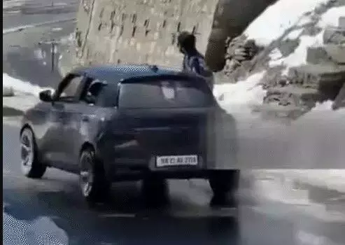 हरियाणा के युवकों का हिमाचल में हुड़दंग-कार में की स्टंटबाजी- अब कटा.. हरियाणा के युवकों का हिमाचल में हुड़दंग-कार में की स्टंटबाजी- अब कटा..