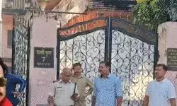 दारु महकमें का पूर्व अफसर रेड में निकला धनकुबेर-मिला सोना व बड़ी नगदी दारु महकमें का पूर्व अफसर रेड में निकला धनकुबेर-मिला सोना व बड़ी नगदी