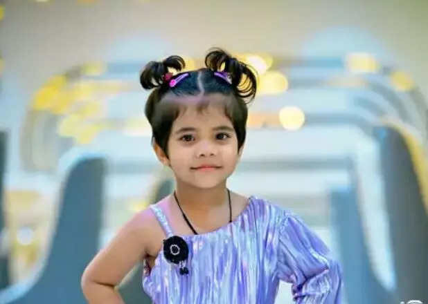 मॉर्निंग वॉक के लिए मां के नीचे आते ही मंजिल से गिरी 5 साल की बच्ची मॉर्निंग वॉक के लिए मां के नीचे आते ही मंजिल से गिरी 5 साल की बच्ची
