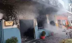 तड़के तडक स्कूल में लगी आग- मौके पर फायर ब्रिगेड ने संभाला मोर्चा तड़के तडक स्कूल में लगी आग- मौके पर फायर ब्रिगेड ने संभाला मोर्चा