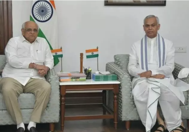 दीपावली की सफाई- गुजरात की नई कैबिनेट की शपथ- 19 नए चेहरे दीपावली की सफाई- गुजरात की नई कैबिनेट की शपथ- 19 नए चेहरे