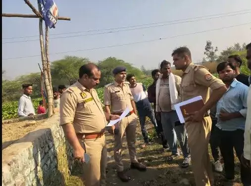असामाजिक तत्वों ने अंबेडकर प्रतिमा पर उतारा नजला-उखाड़कर तालाब.. असामाजिक तत्वों ने अंबेडकर प्रतिमा पर उतारा नजला-उखाड़कर तालाब..