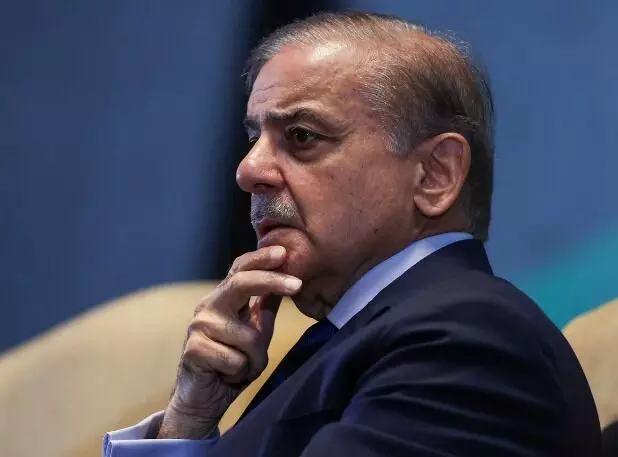 फर्राटा भरते हुए सेना की छावनी में घुसी बमों से लदी गाड़ी- 7 सैनिक उड़े फर्राटा भरते हुए सेना की छावनी में घुसी बमों से लदी गाड़ी- 7 सैनिक उड़े