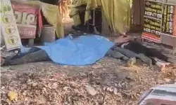 टायर फटने के बाद बेकाबू एंबुलेंस पलटी- मरीज व महिला समेत 4 की मौत टायर फटने के बाद बेकाबू एंबुलेंस पलटी- मरीज व महिला समेत 4 की मौत